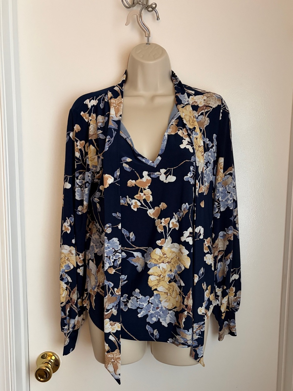 LAUREN RALPH LAUREN Navy Floral Tie-Neck Blouse (Size Small)